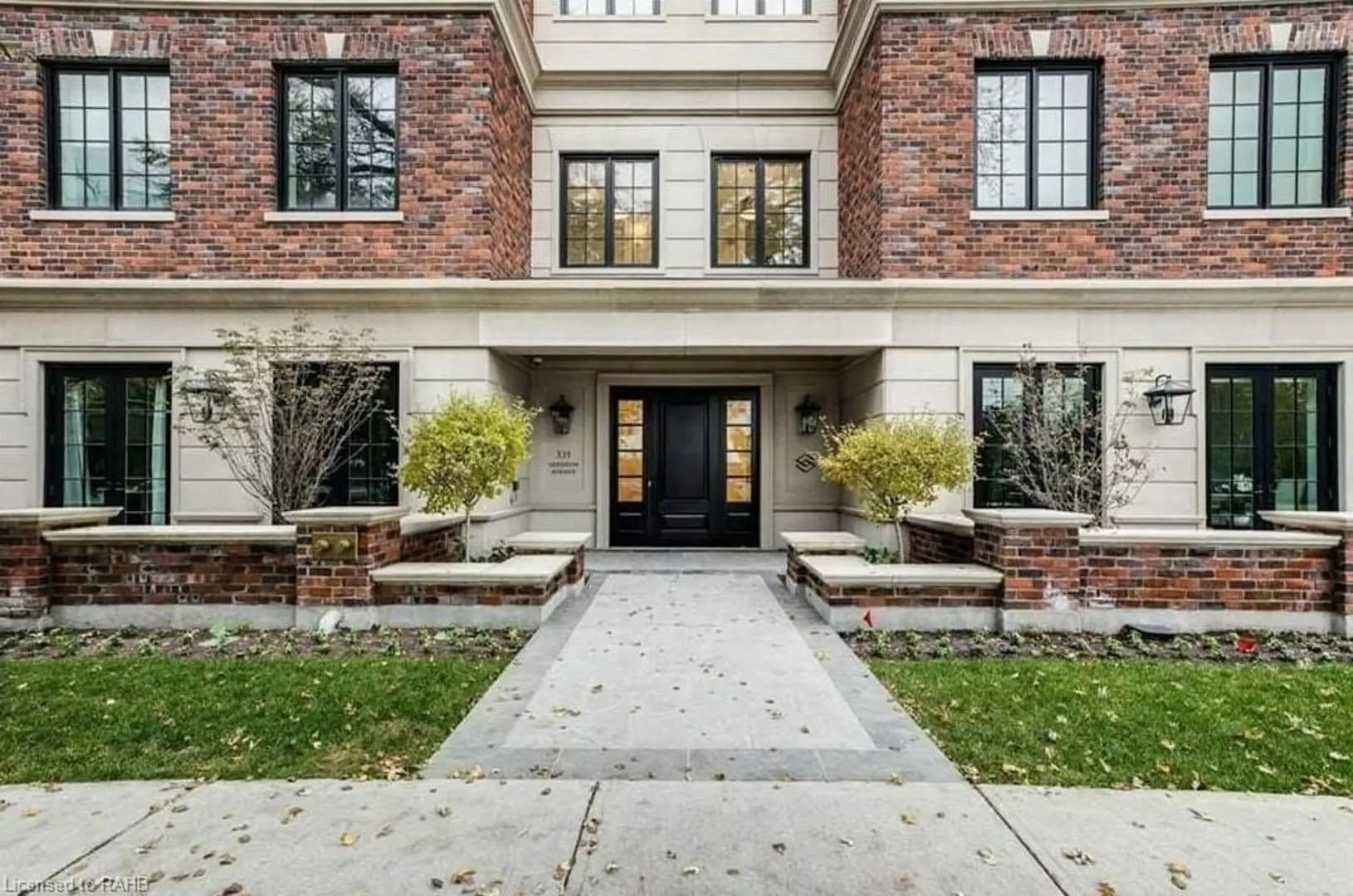 331 Sheddon Avenue Condos - Oakville
