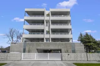 4071 Lakeshore Condos